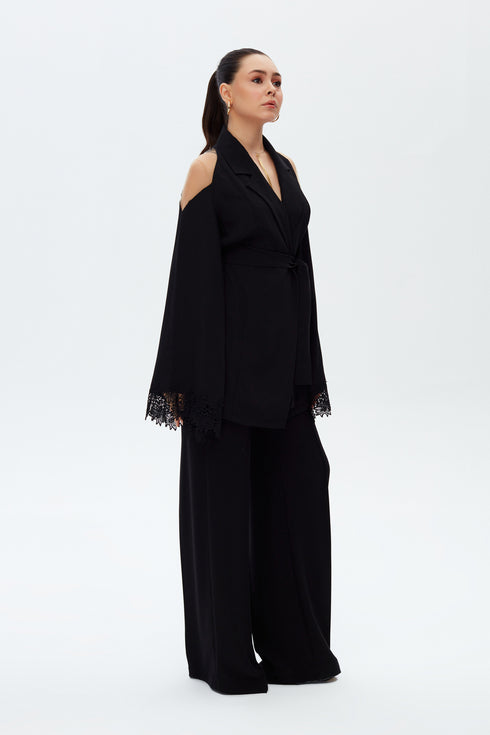 LACE DETAILED BLACK KIMONO