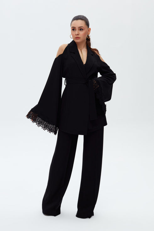 LACE DETAILED BLACK KIMONO