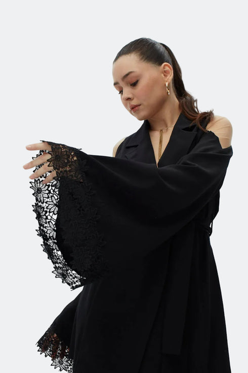 Lace Detailed Black Kimono