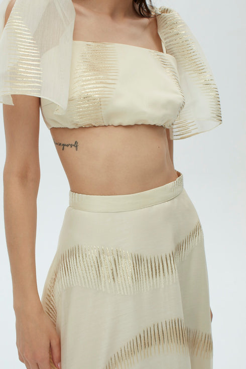 SHOULDER DETAILED CROP